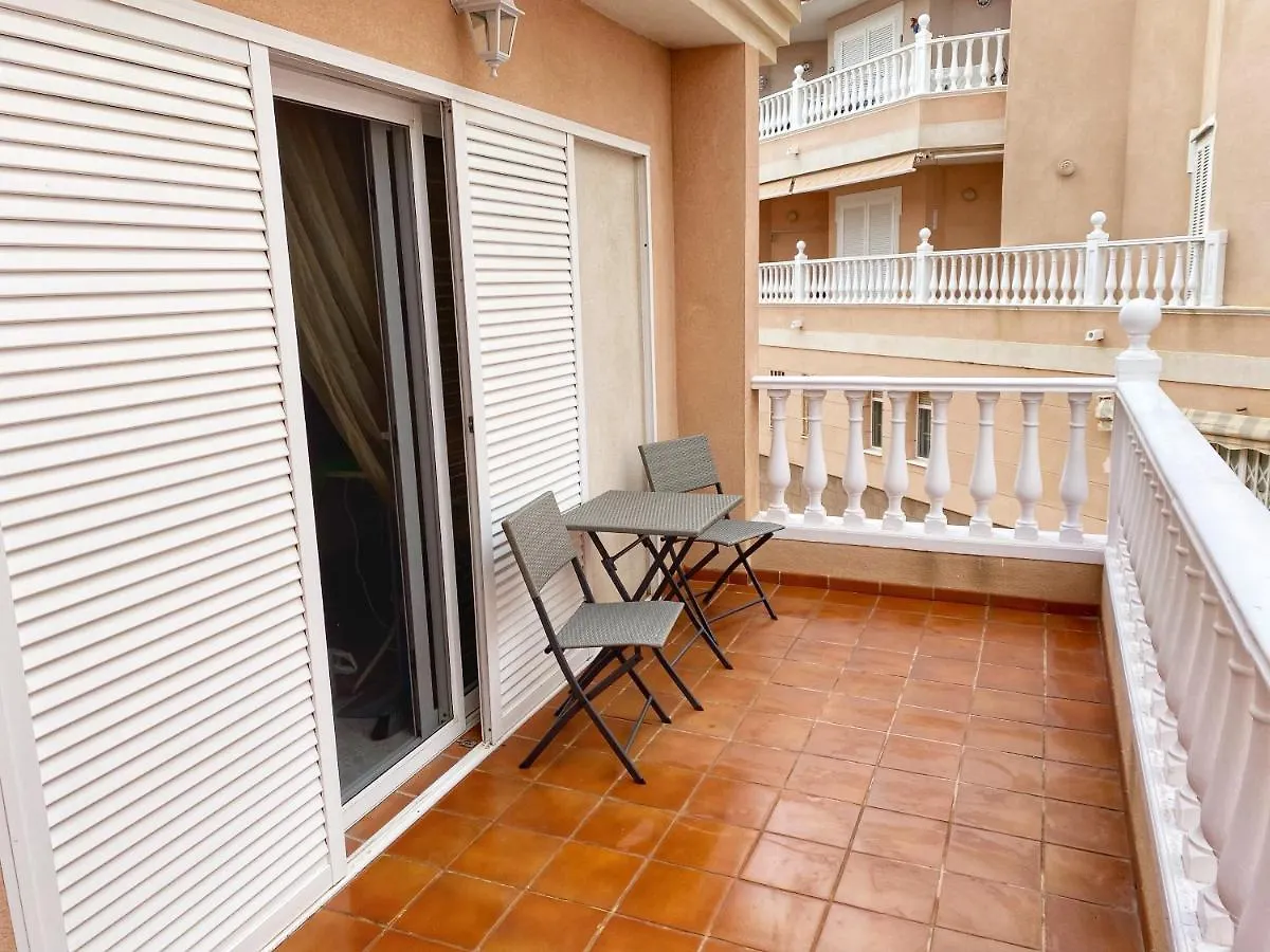 Hugo'S Holiday Apartment In Costa Del Silencio Arona