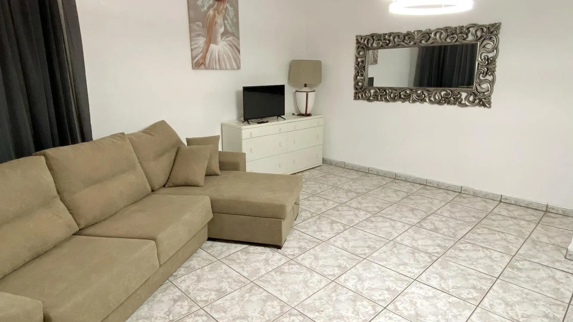 Hugo'S Holiday Apartment In Costa Del Silencio Arona